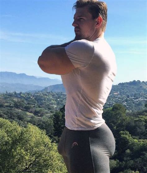 Free Men With Muscle Butts Photos